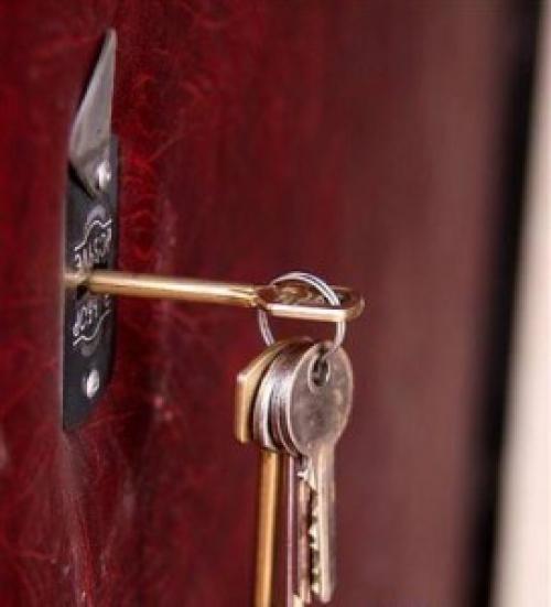 Как Открыть Дверь Если Ключ не Поворачивается — пошаговая технология с фото