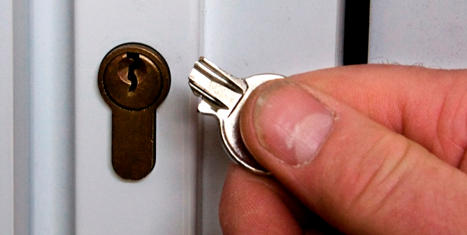 Сломался Ключ в Замке Двери Что Делать — этапы и методика